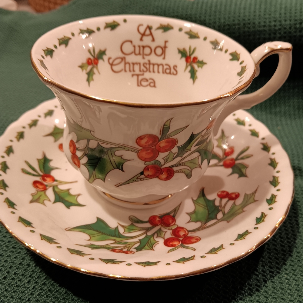 Christmas Tea Cup and Saucer Set